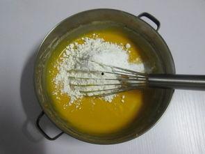 吃瓜博主吃小蛋糕视频,吃瓜博主挑战小蛋糕，甜蜜滋味尽收眼底