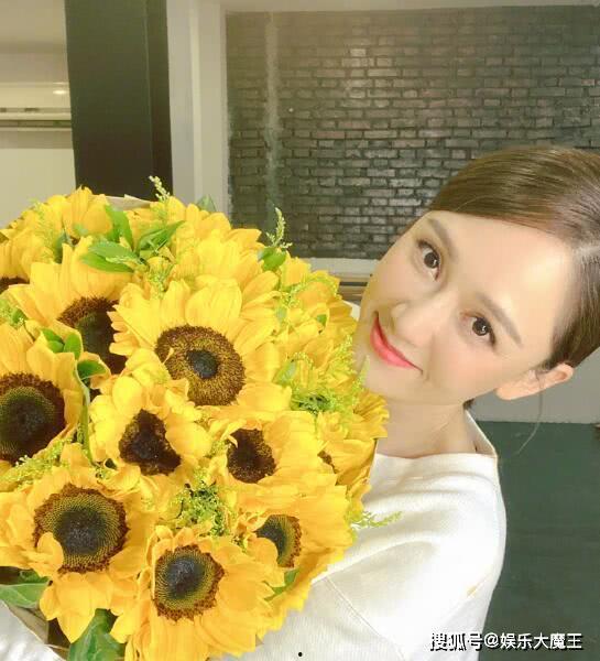 小乔恩吃瓜视频,揭秘娱乐圈幕后故事