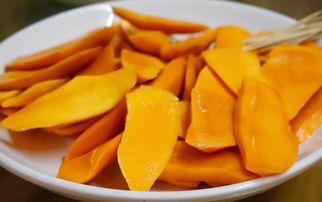 吃生瓜蘸酱油,独特风味，传统美食新体验