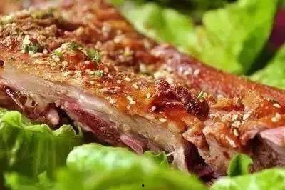 吃烤羊喝瓜干酒,一场别开生面的美食盛宴